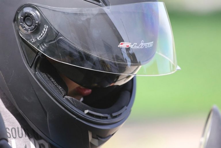 How to Keep Rain Off Motorcycle Helmet Visor? | Classy Traveller
